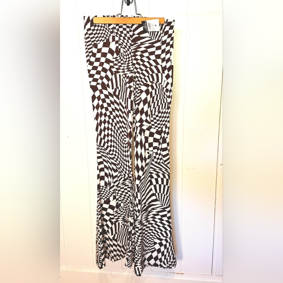 Rue21 Pants - NWT Rue21 Brown & White Illusion Patterned Pants Size M